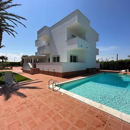 Antonia Sul Mare Con Piscina Torre A Mare Bari